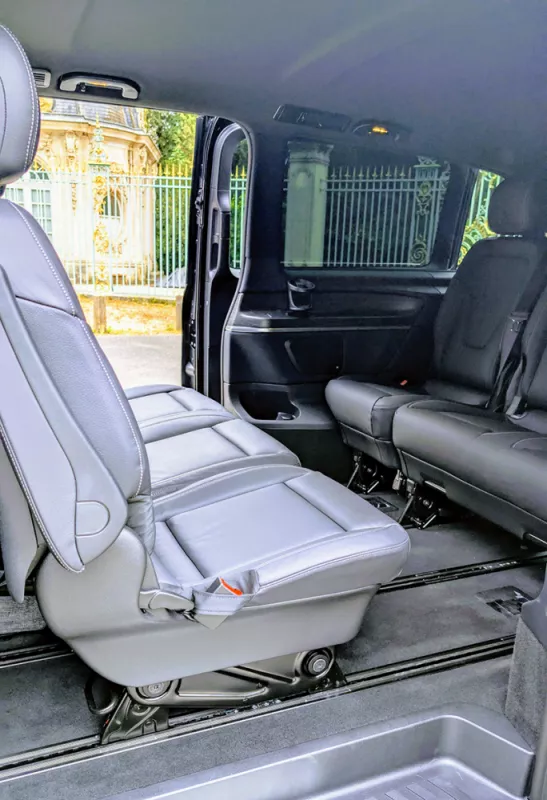 Mercedes Classe V 300 XL de location chez Vendôme Plaza à Boulogne-Billancourt