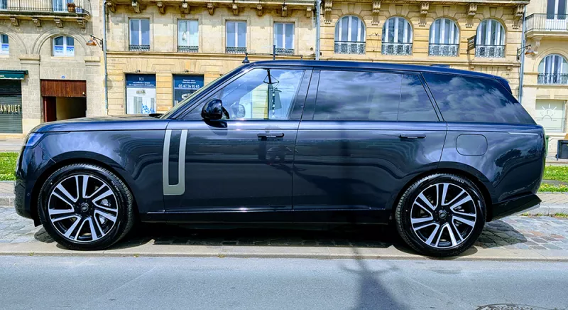 Range Rover 4.6 LWB de location chez VENDÔME PLAZA à Boulogne-Billancourt
