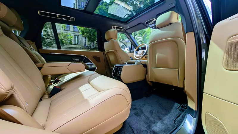 Range Rover 4.6 LWB de location chez VENDÔME PLAZA à Boulogne-Billancourt