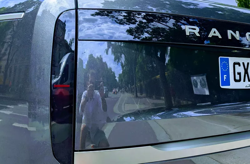 Range Rover 4.6 LWB de location chez VENDÔME PLAZA à Boulogne-Billancourt